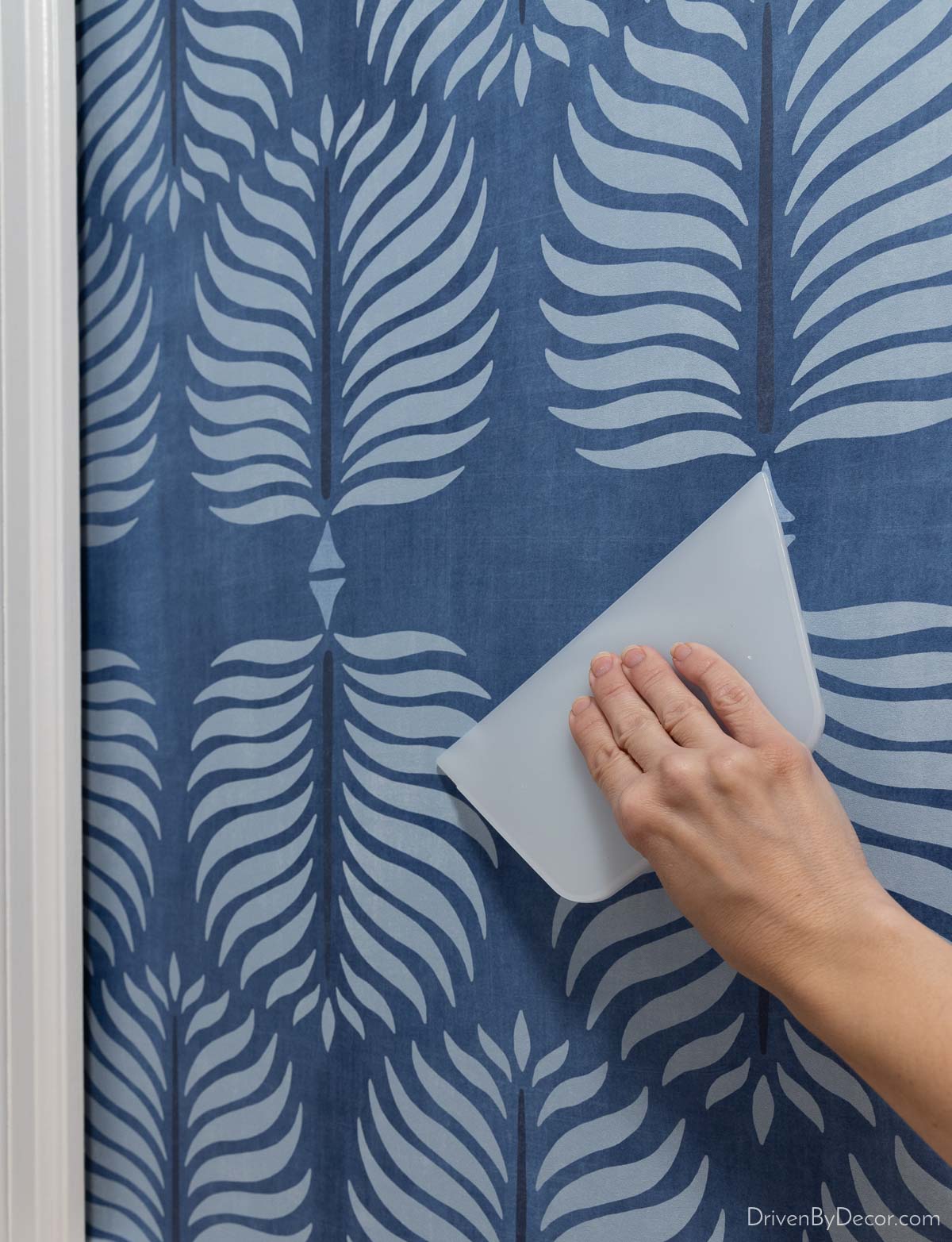 تركيب ورق جدران